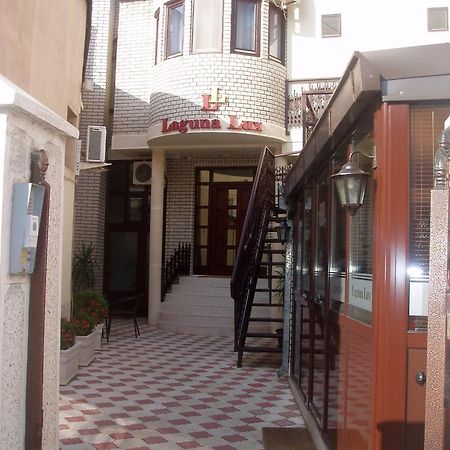 Garni Hotel Laguna Lux Ni Extérieur photo