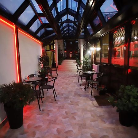 Garni Hotel Laguna Lux Ni Extérieur photo