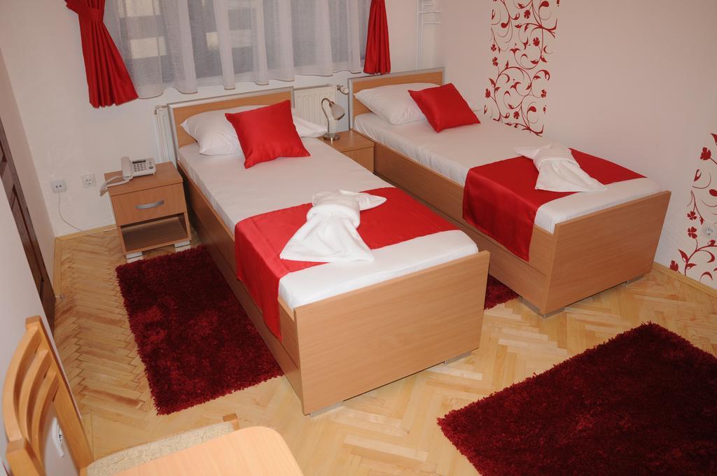 Garni Hotel Laguna Lux Ni Chambre photo