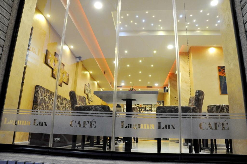 Garni Hotel Laguna Lux Ni Extérieur photo